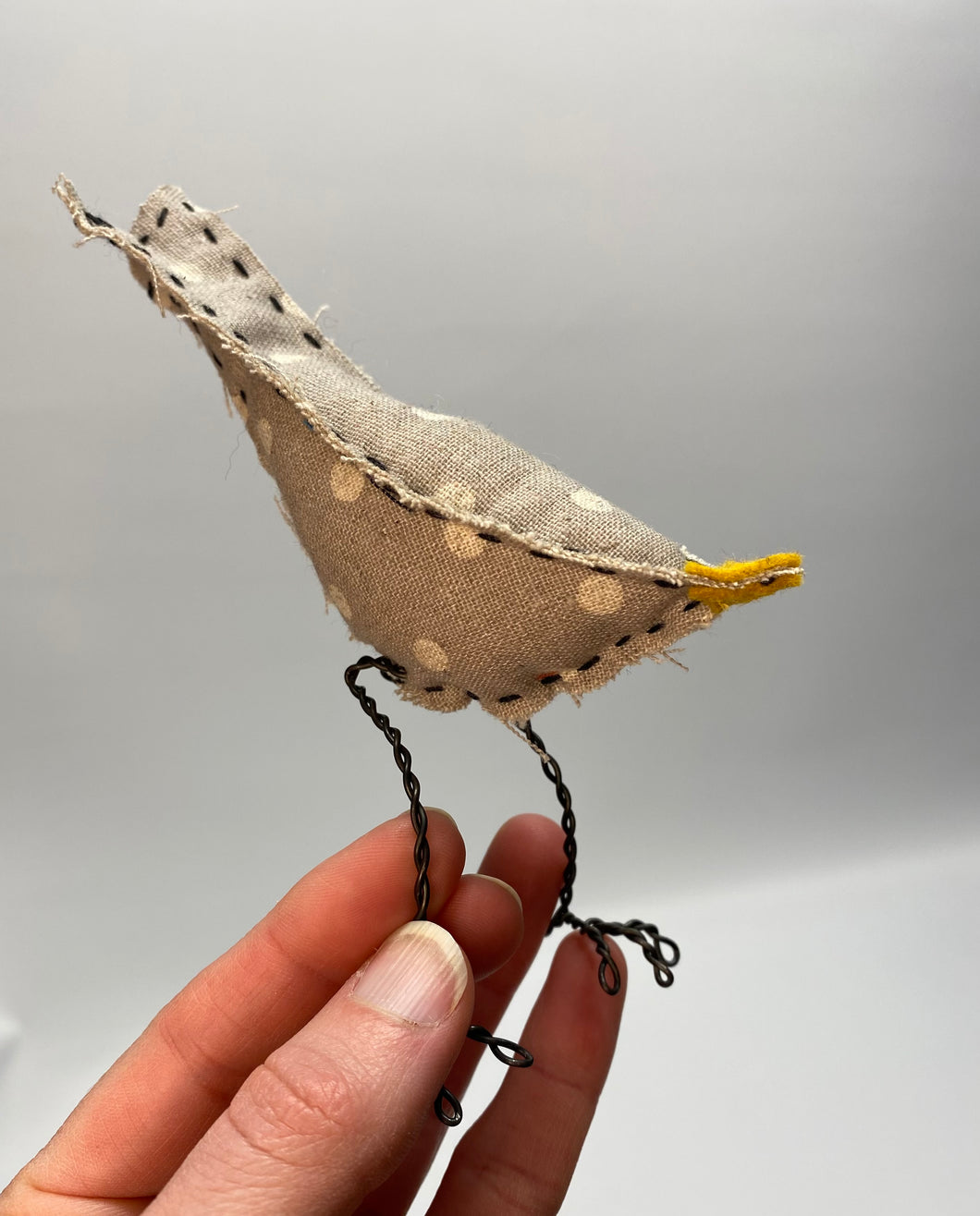 Bird with Wire Legs - Beige Dot